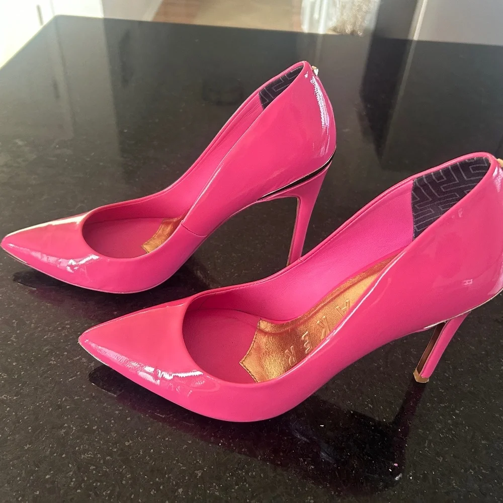 Ted Baker Hot Pink/Fuchsia IzBell Patent Leather Pumps
